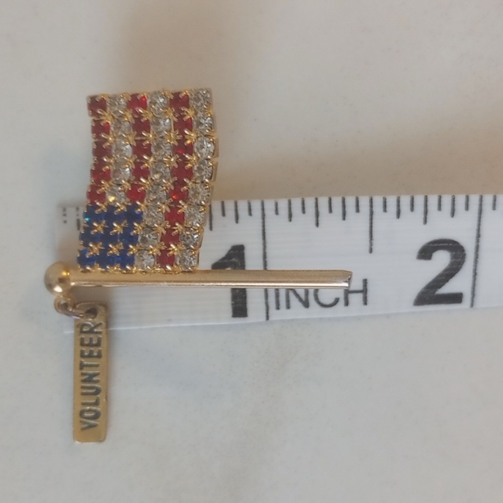 USA Flag Pin - Picture 3 of 4